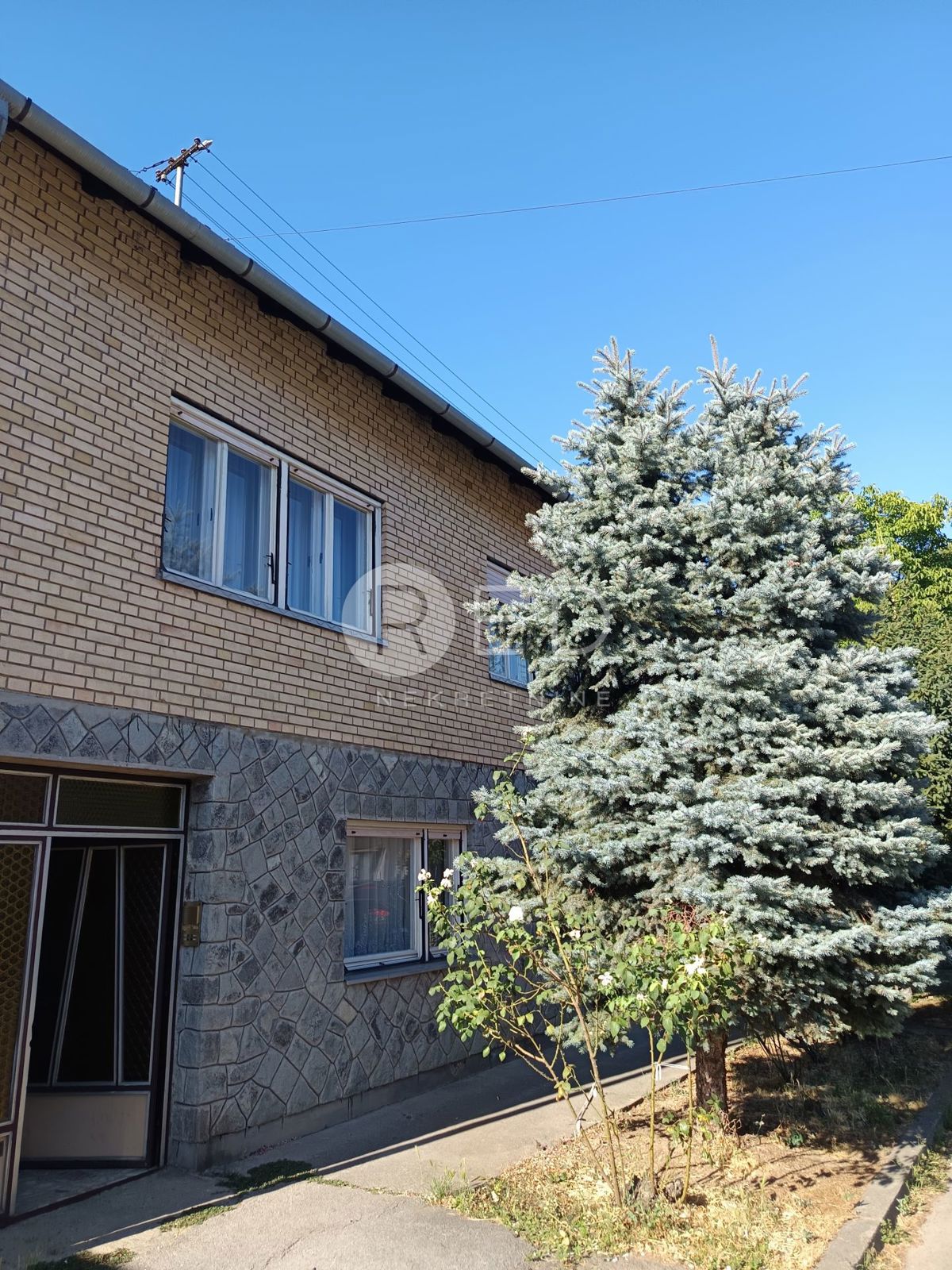 Casa Retfala, Osijek, Retfala - blizina Pampasa, 235m2