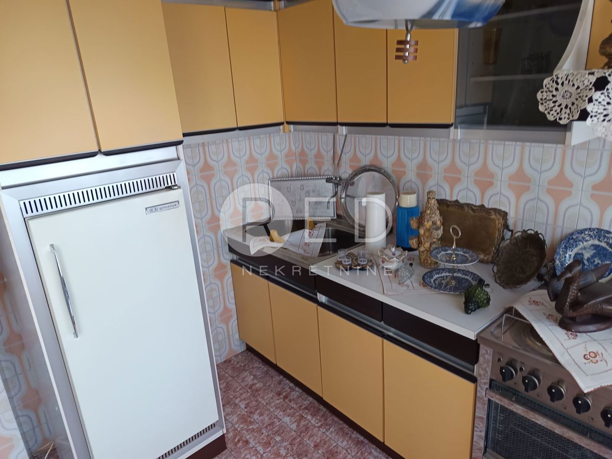 Casa Retfala, Osijek, Retfala - blizina Pampasa, 235m2