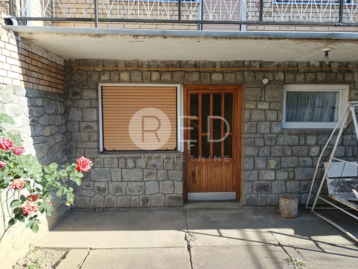 Casa Retfala, Osijek, Retfala - blizina Pampasa, 235m2