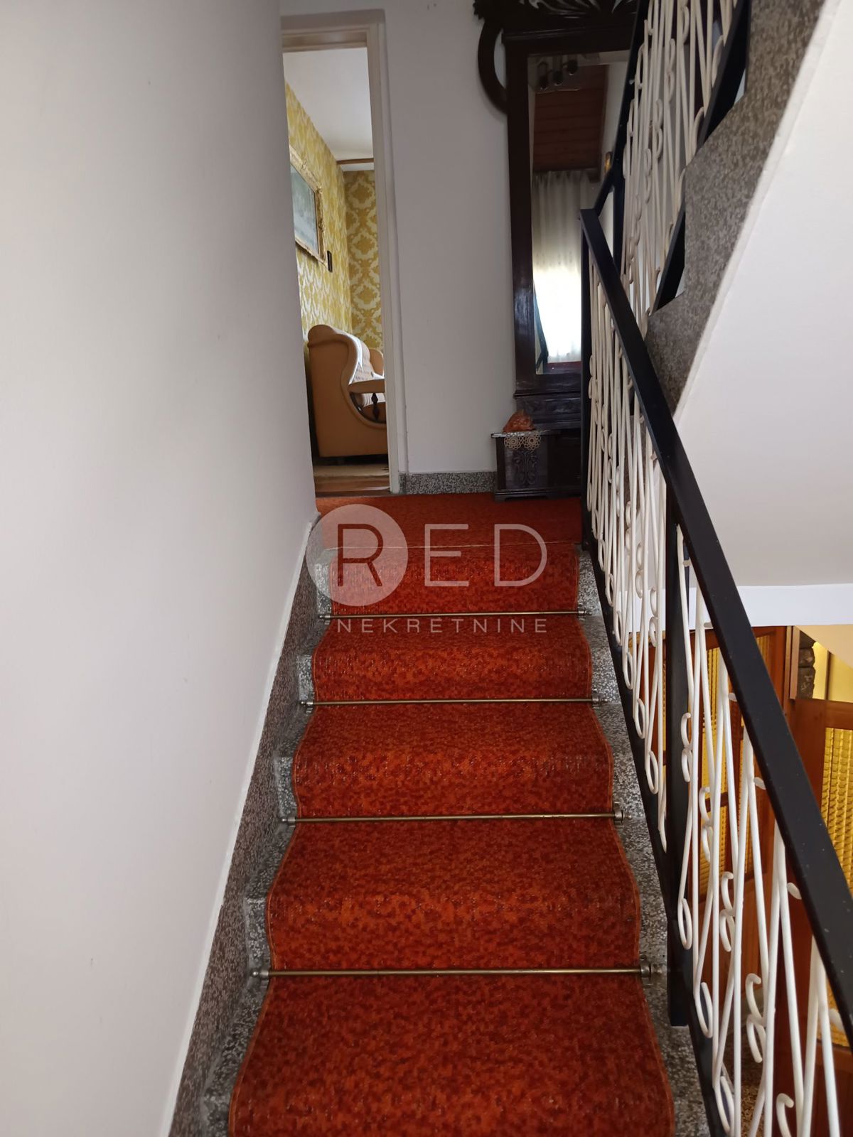 Casa Retfala, Osijek, Retfala - blizina Pampasa, 235m2