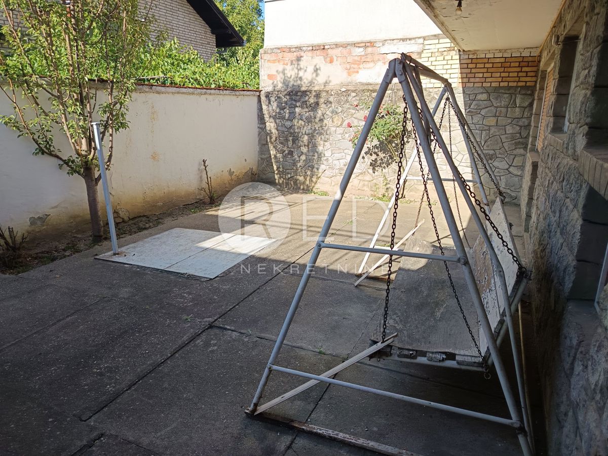 Casa Retfala, Osijek, Retfala - blizina Pampasa, 235m2