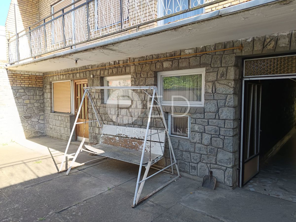 Casa Retfala, Osijek, Retfala - blizina Pampasa, 235m2