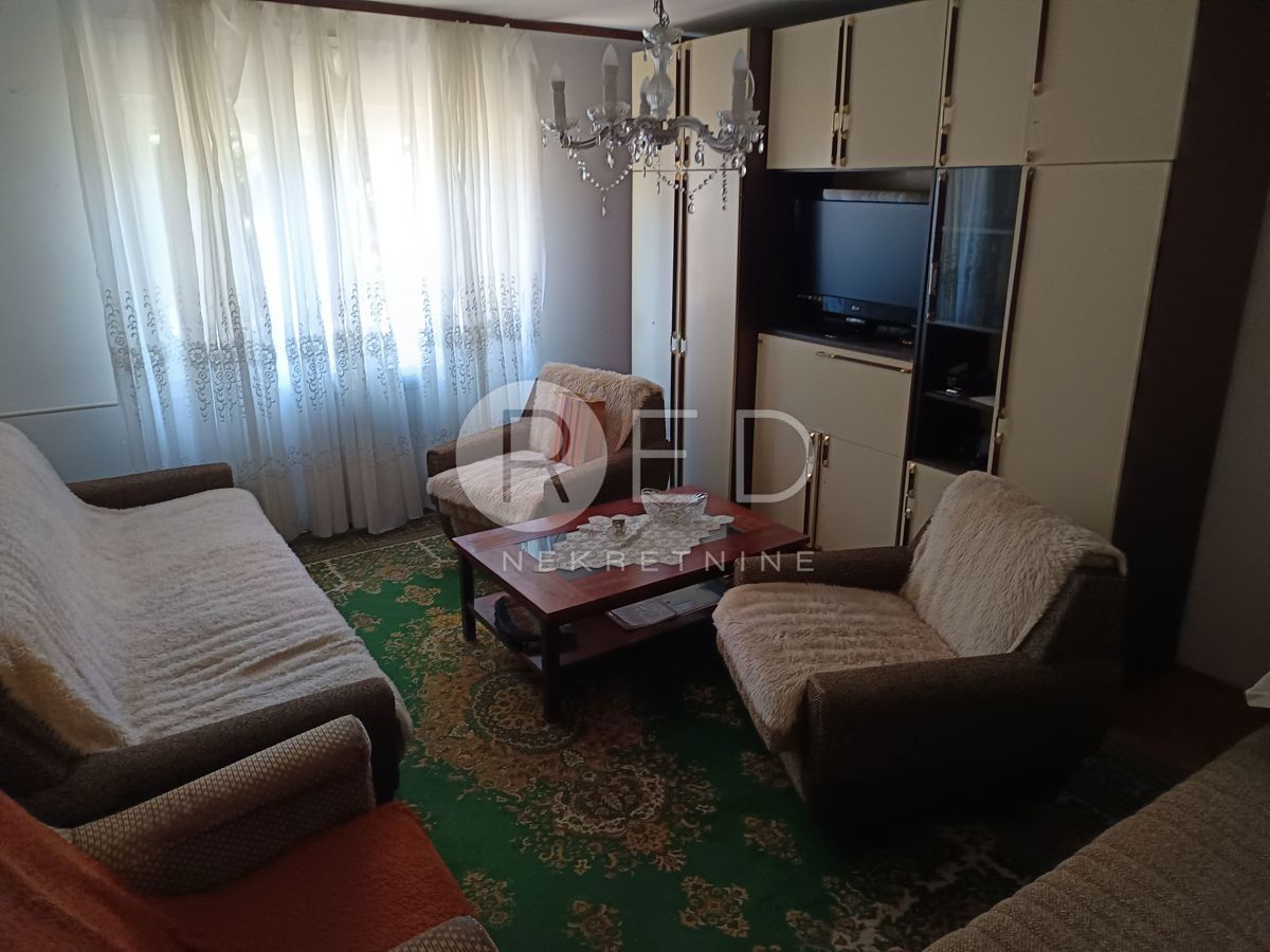 Casa Retfala, Osijek, Retfala - blizina Pampasa, 235m2