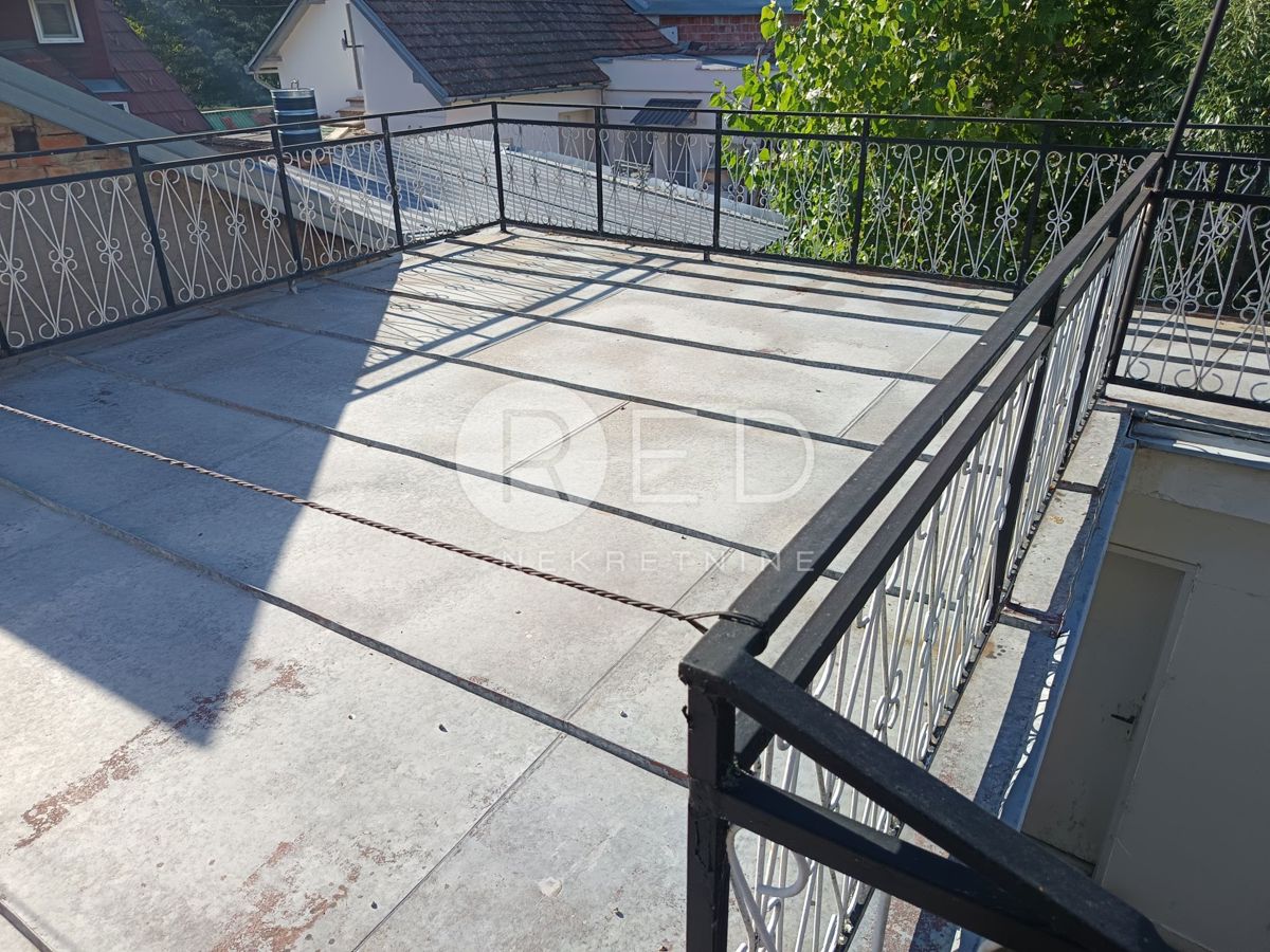 Casa Retfala, Osijek, Retfala - blizina Pampasa, 235m2