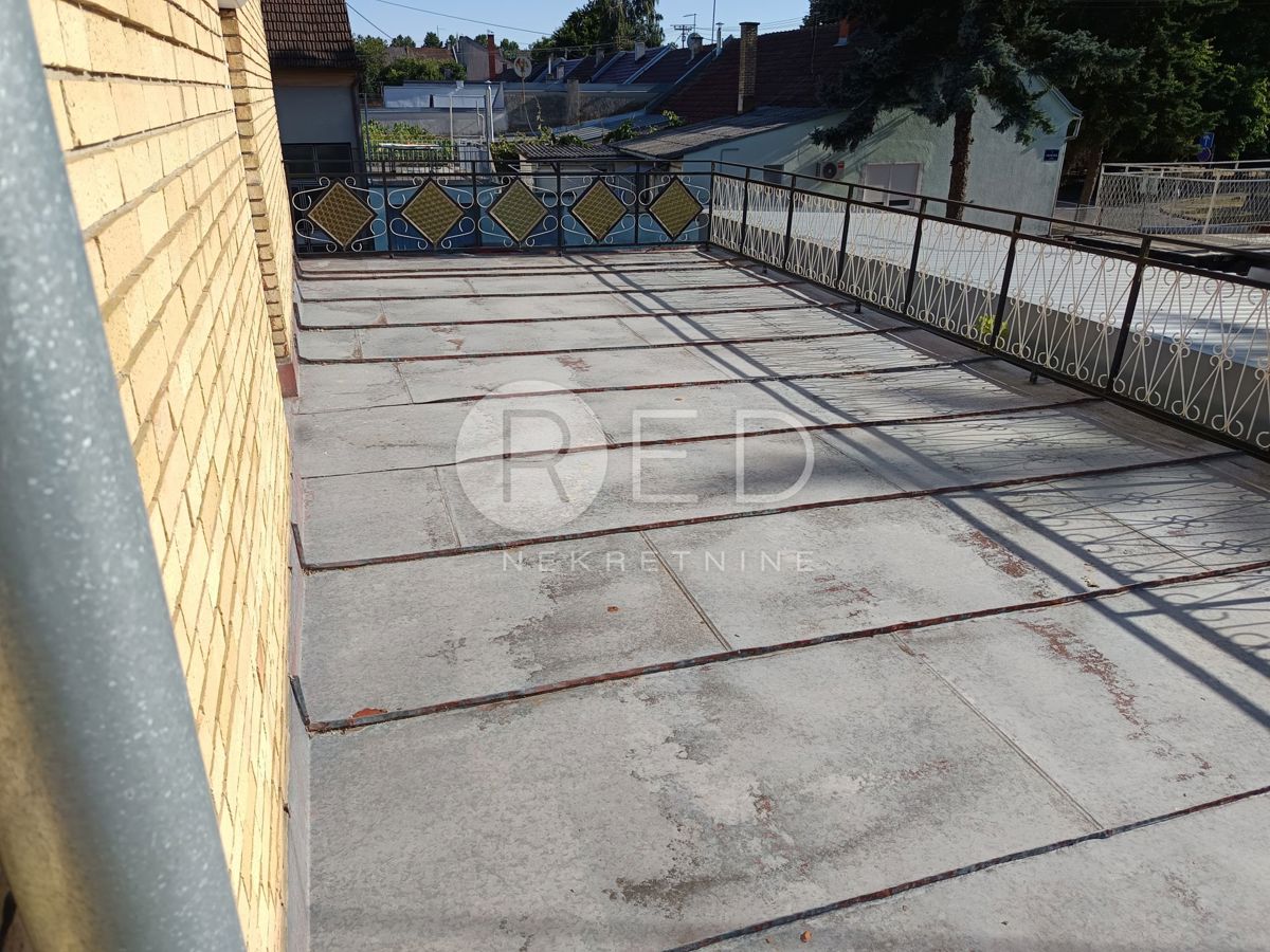 Casa Retfala, Osijek, Retfala - blizina Pampasa, 235m2