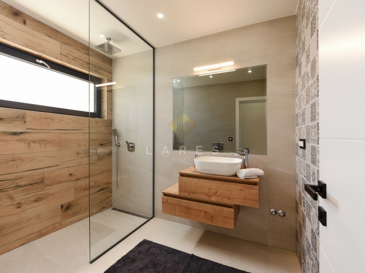 Casa Privlaka, Ulica mletačkih pomoraca, 251m2