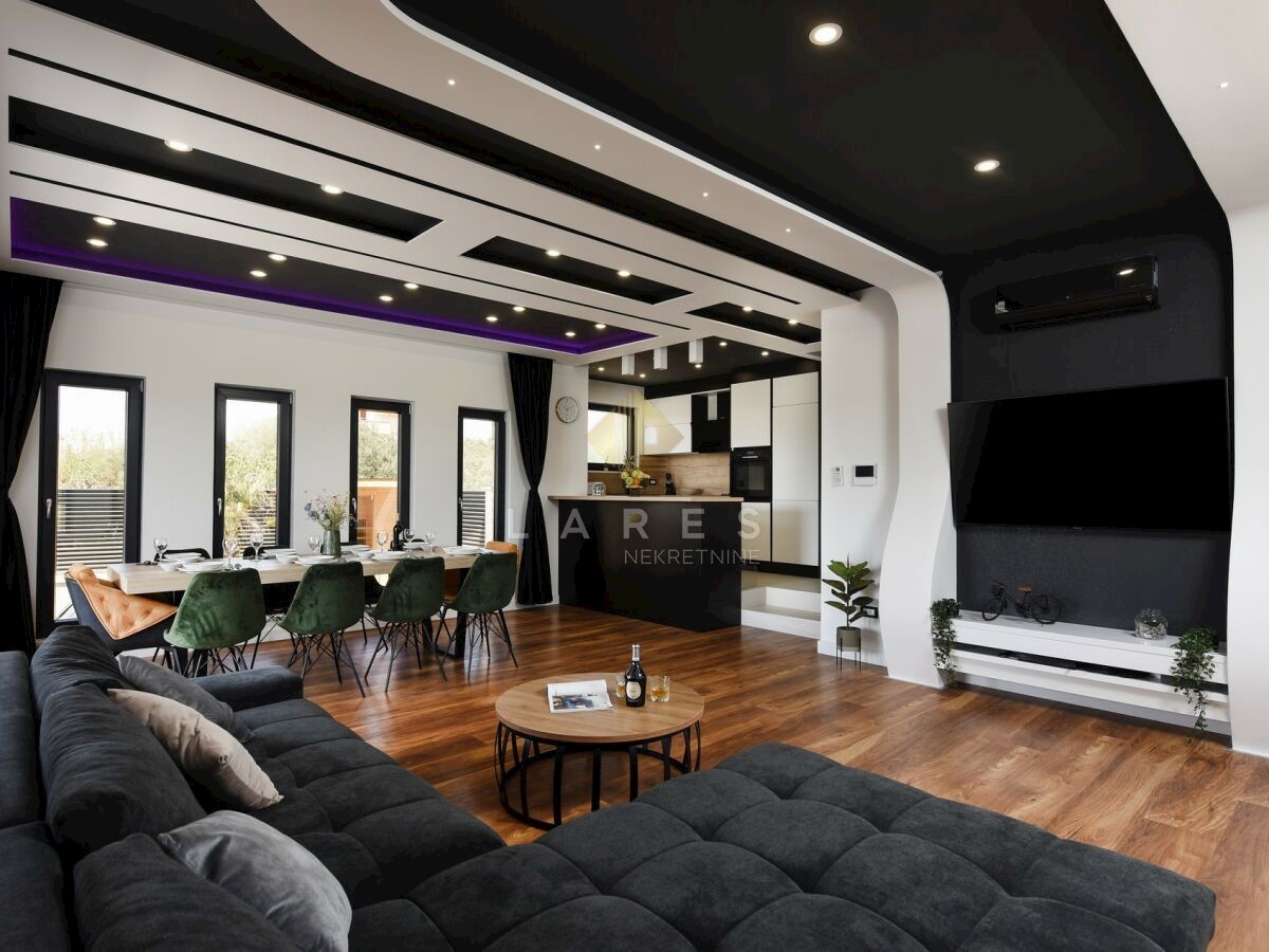 Casa Privlaka, Ulica mletačkih pomoraca, 251m2