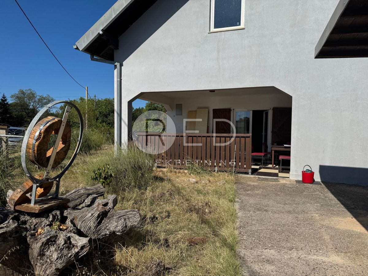 Casa Gornje Planjane, Unešić, 172m2