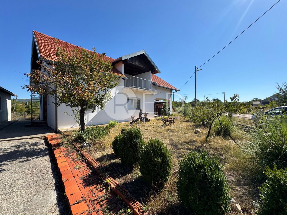 Casa Gornje Planjane, Unešić, 172m2