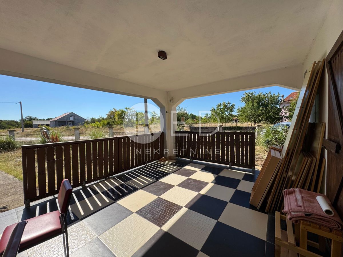 Casa Gornje Planjane, Unešić, 172m2