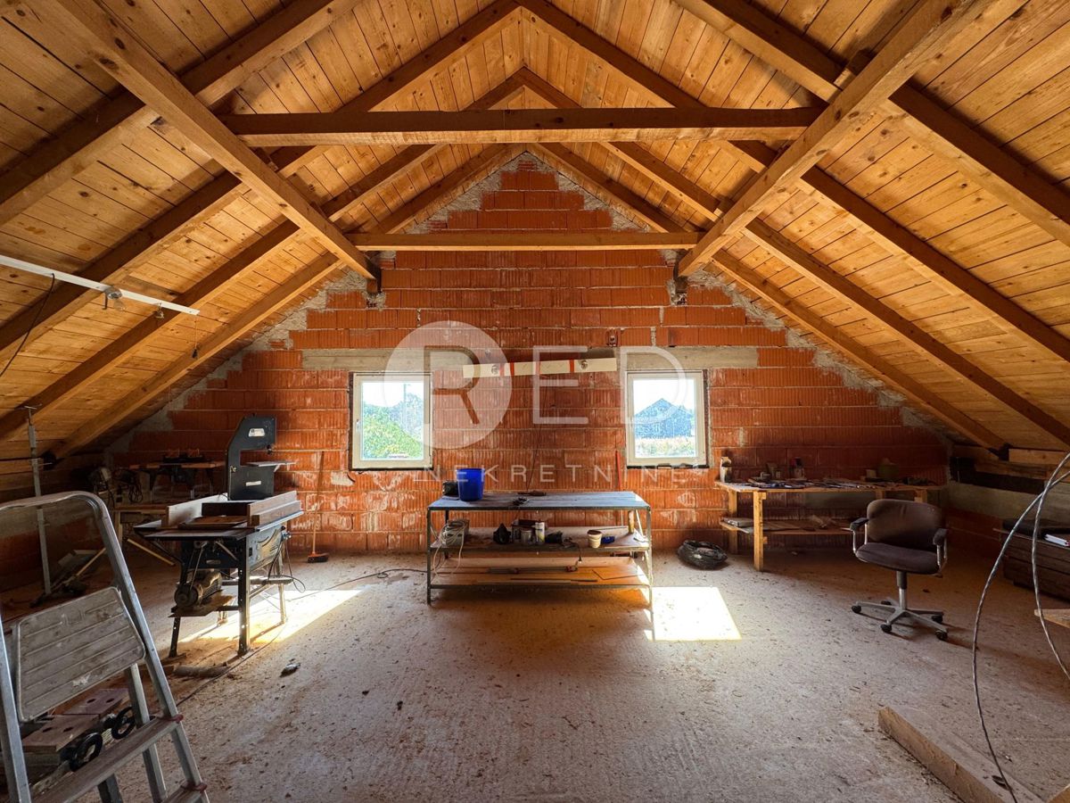 Casa Gornje Planjane, Unešić, 172m2