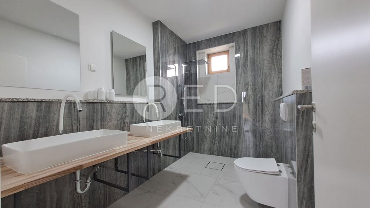 Casa Nova Gradiška, Poljane 36, 215m2