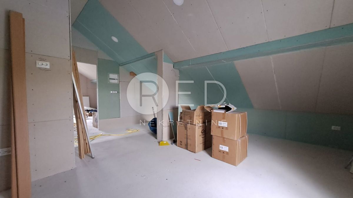 Casa Nova Gradiška, Poljane 36, 215m2