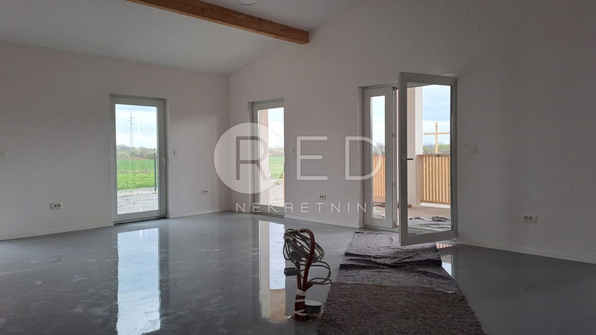 Casa Nova Gradiška, Poljane 36, 215m2