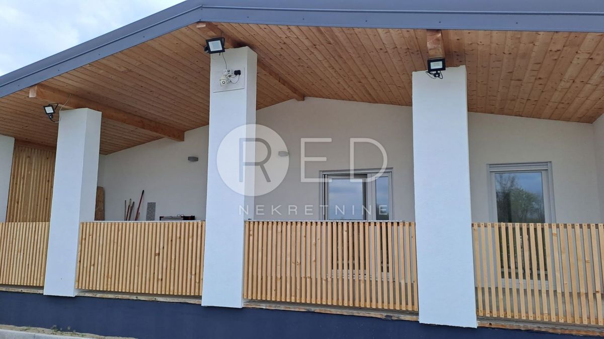 Casa Nova Gradiška, Poljane 36, 215m2