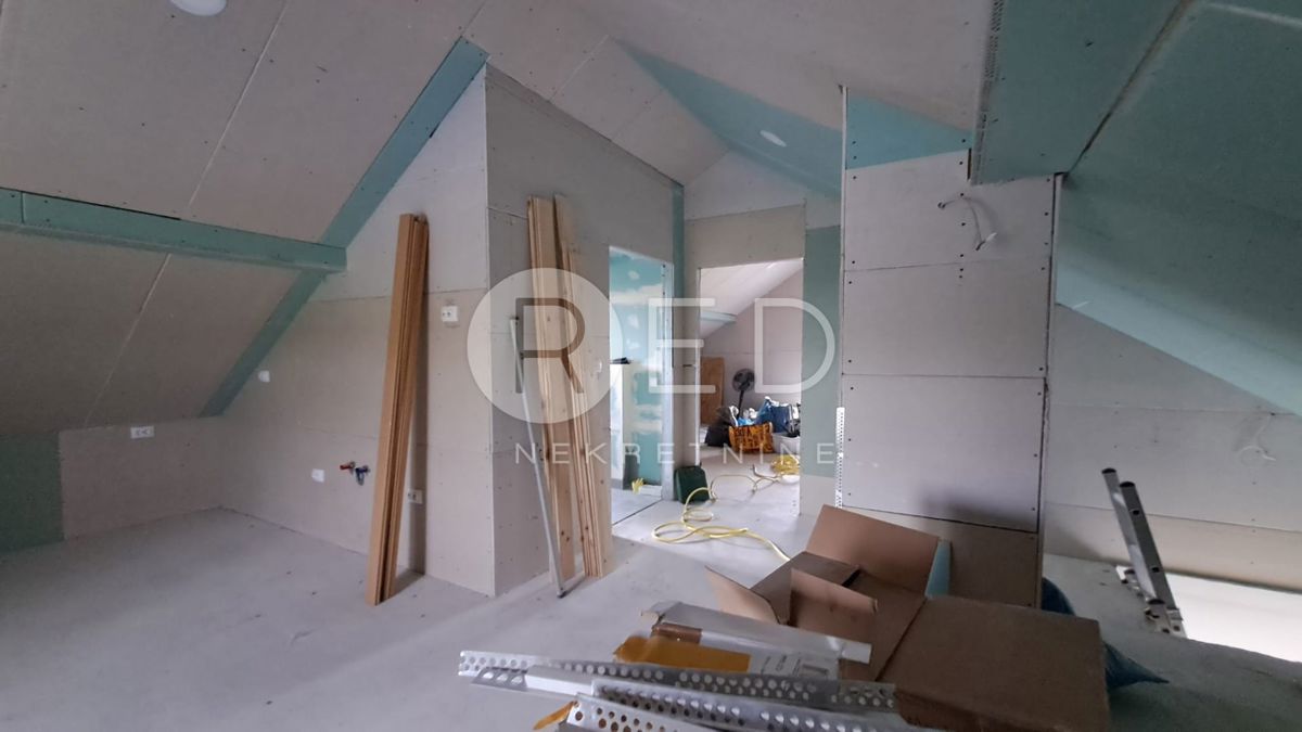 Casa Nova Gradiška, Poljane 36, 215m2