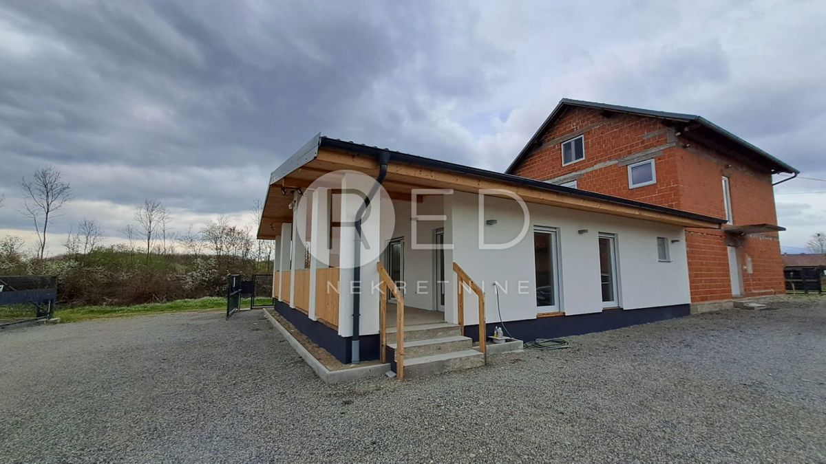 Casa Nova Gradiška, Poljane 36, 215m2