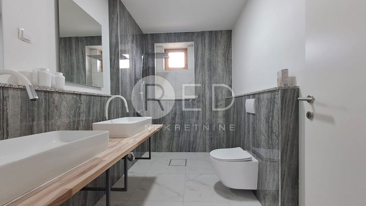 Casa Nova Gradiška, Poljane 36, 215m2