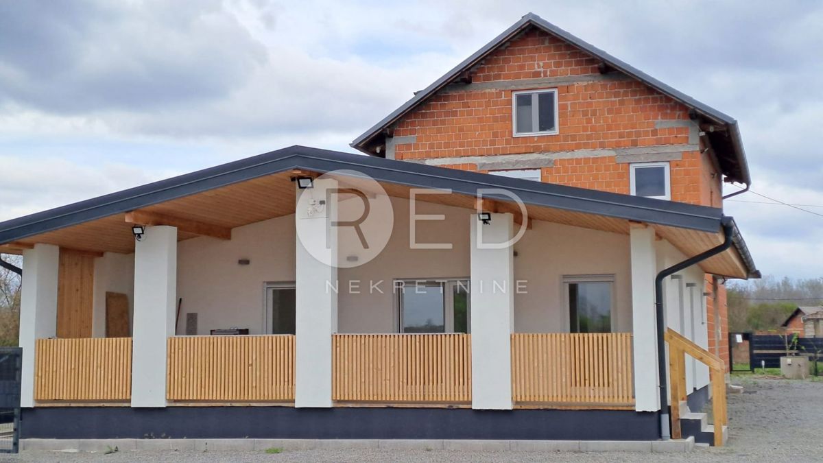 Casa Nova Gradiška, Poljane 36, 215m2