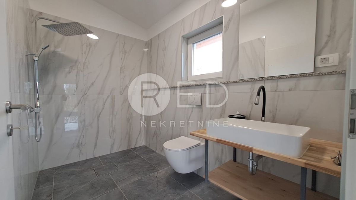 Casa Nova Gradiška, Poljane 36, 215m2