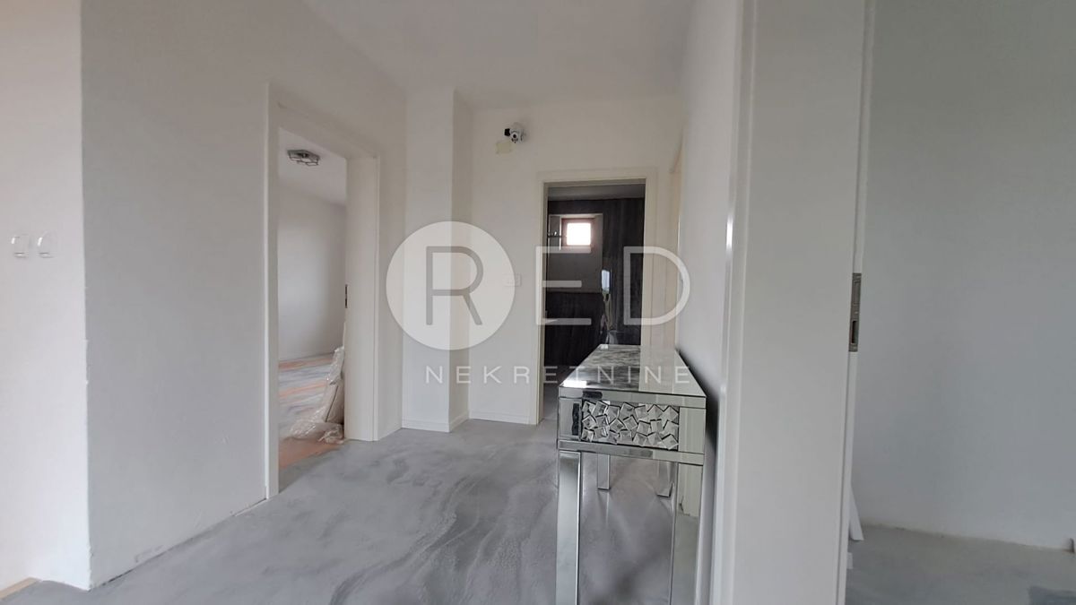 Casa Nova Gradiška, Poljane 36, 215m2