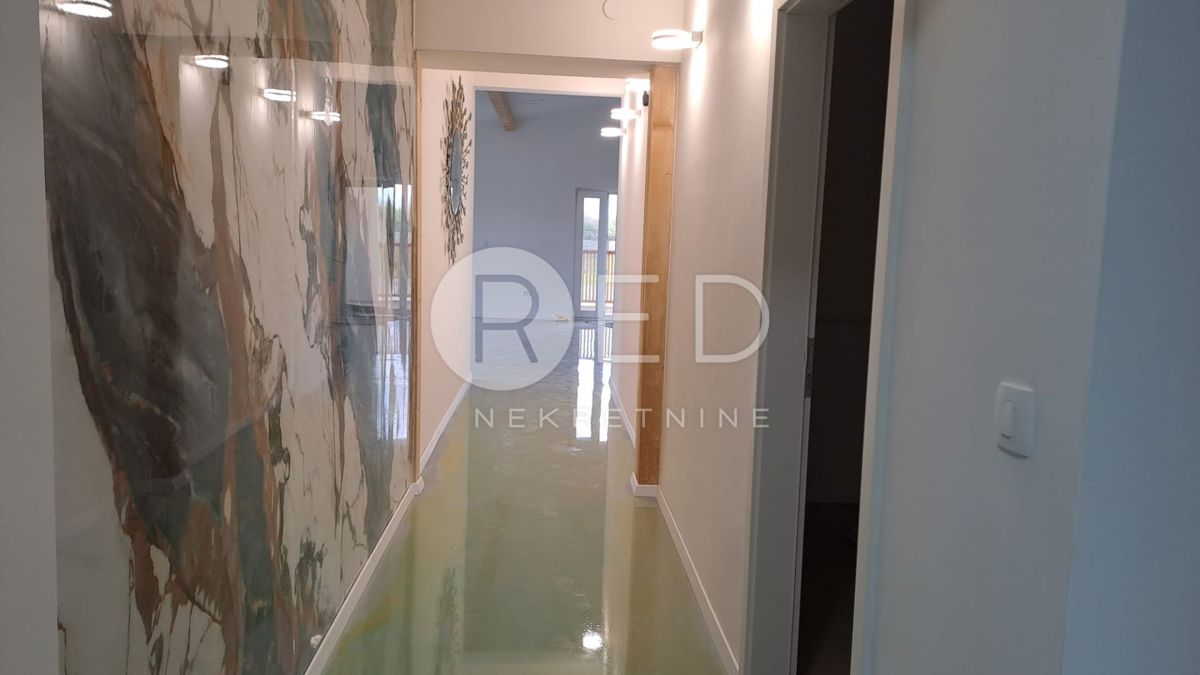 Casa Nova Gradiška, Poljane 36, 215m2