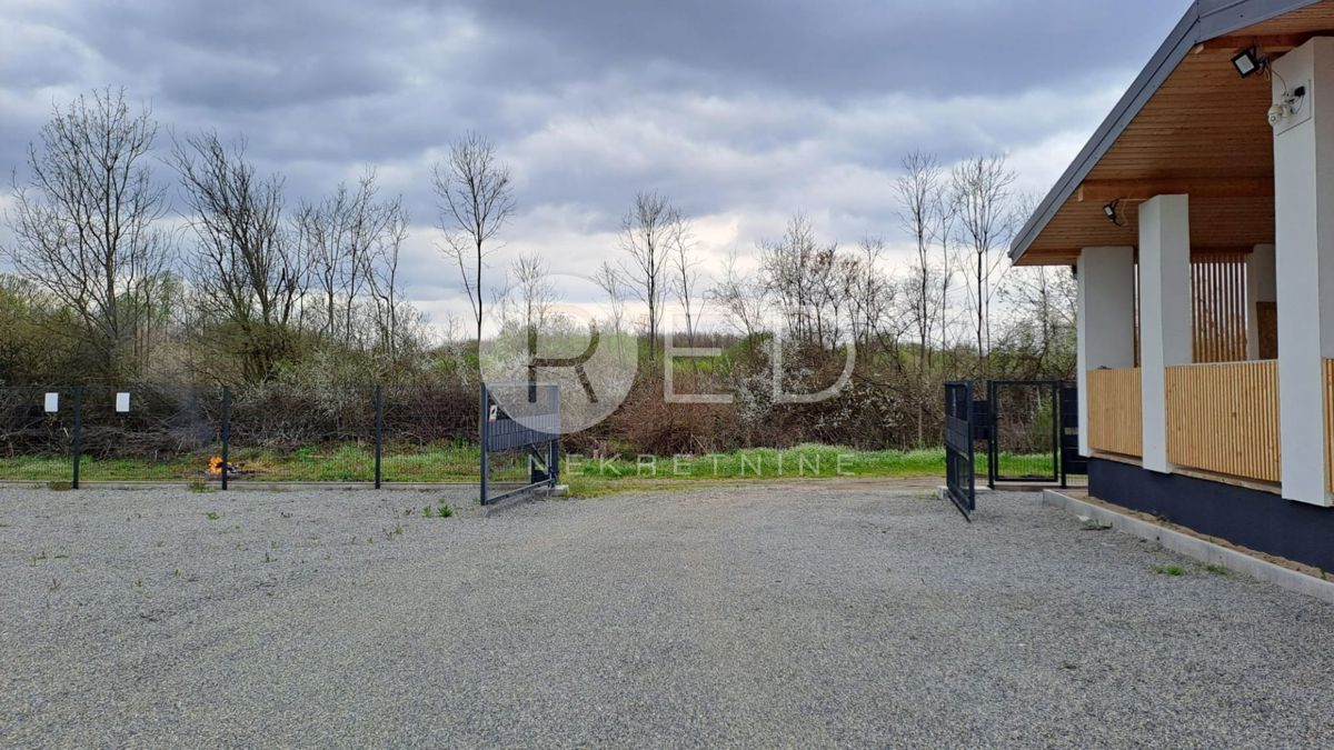 Casa Nova Gradiška, Poljane 36, 215m2