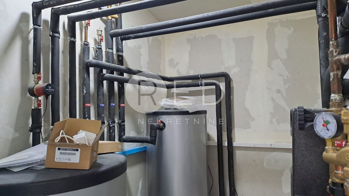 Casa Nova Gradiška, Poljane 36, 215m2