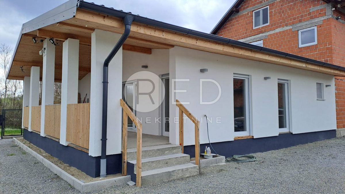 Casa Nova Gradiška, Poljane 36, 215m2