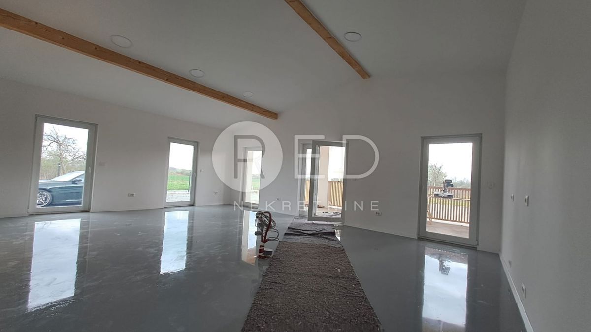 Casa Nova Gradiška, Poljane 36, 215m2