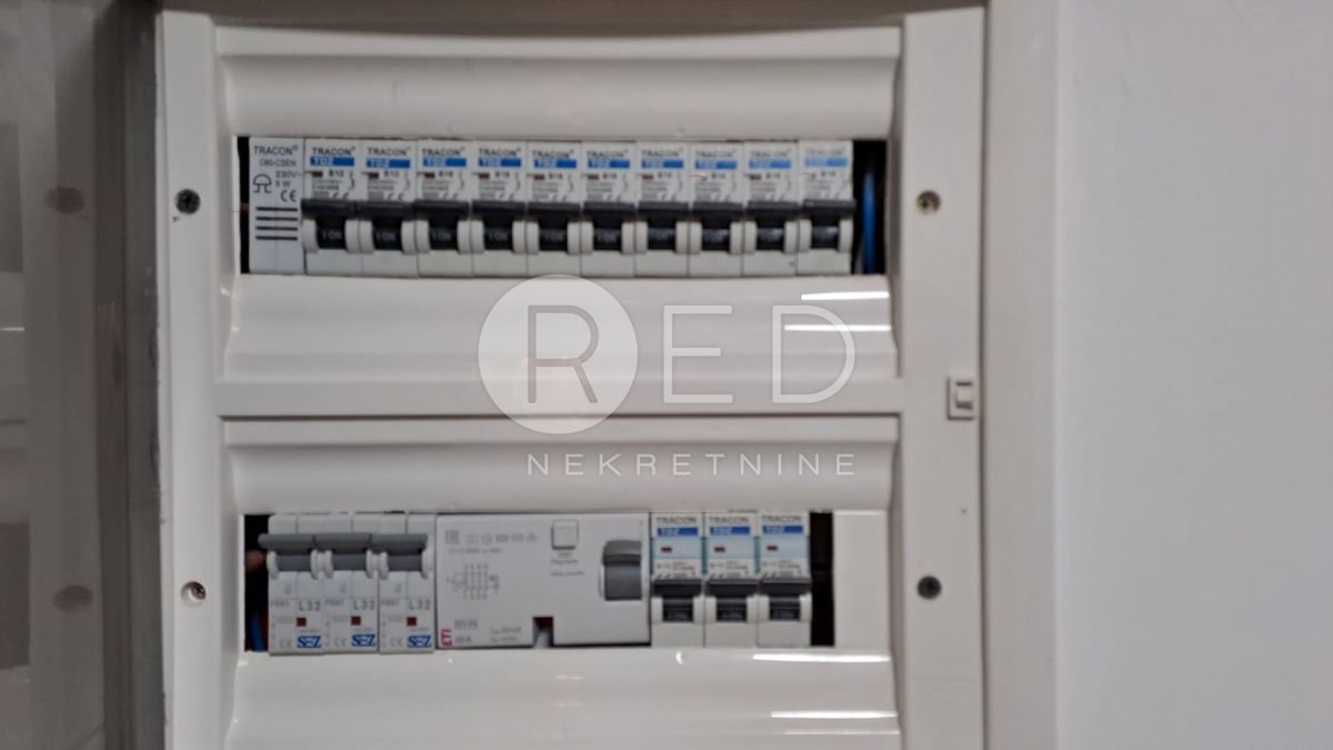 Casa Nova Gradiška, Poljane 36, 215m2