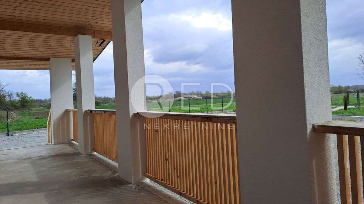 Casa Nova Gradiška, Poljane 36, 215m2