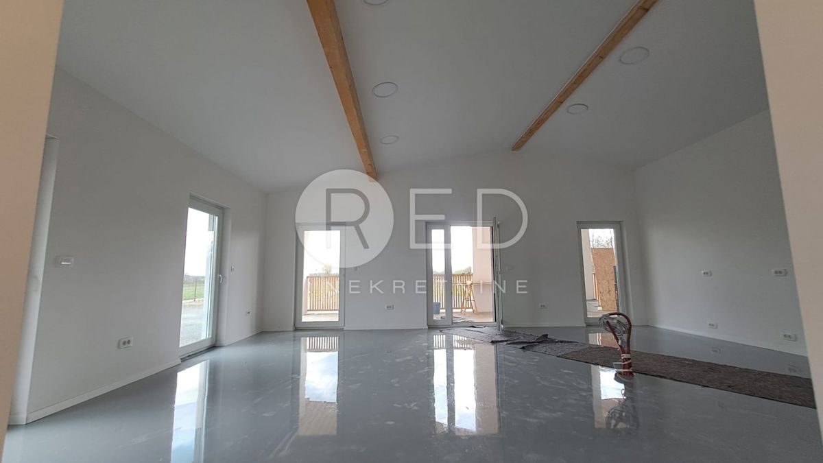 Casa Nova Gradiška, Poljane 36, 215m2