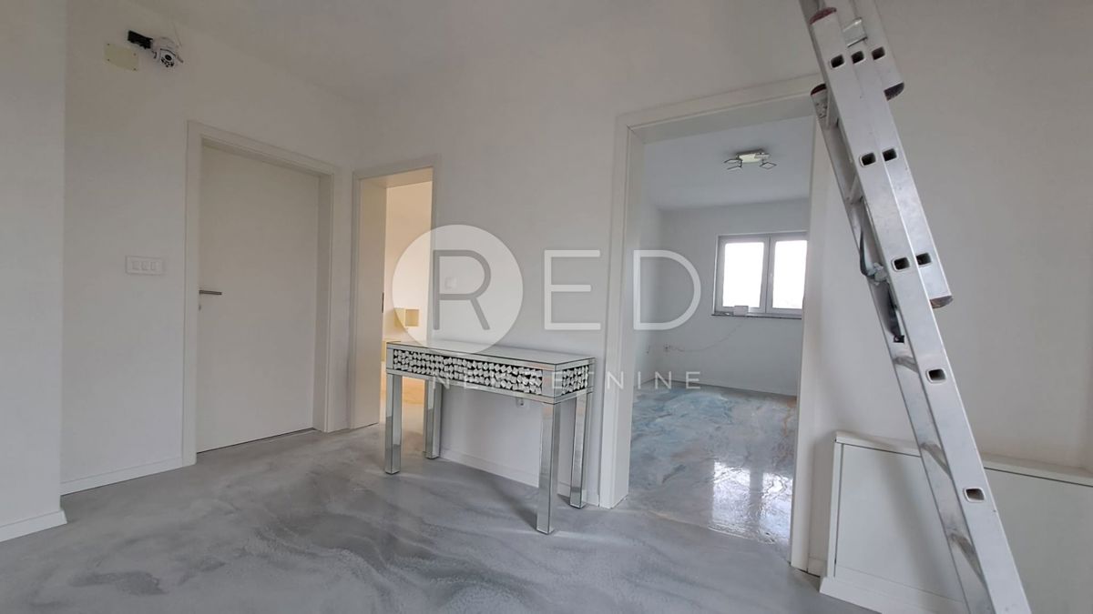 Casa Nova Gradiška, Poljane 36, 215m2