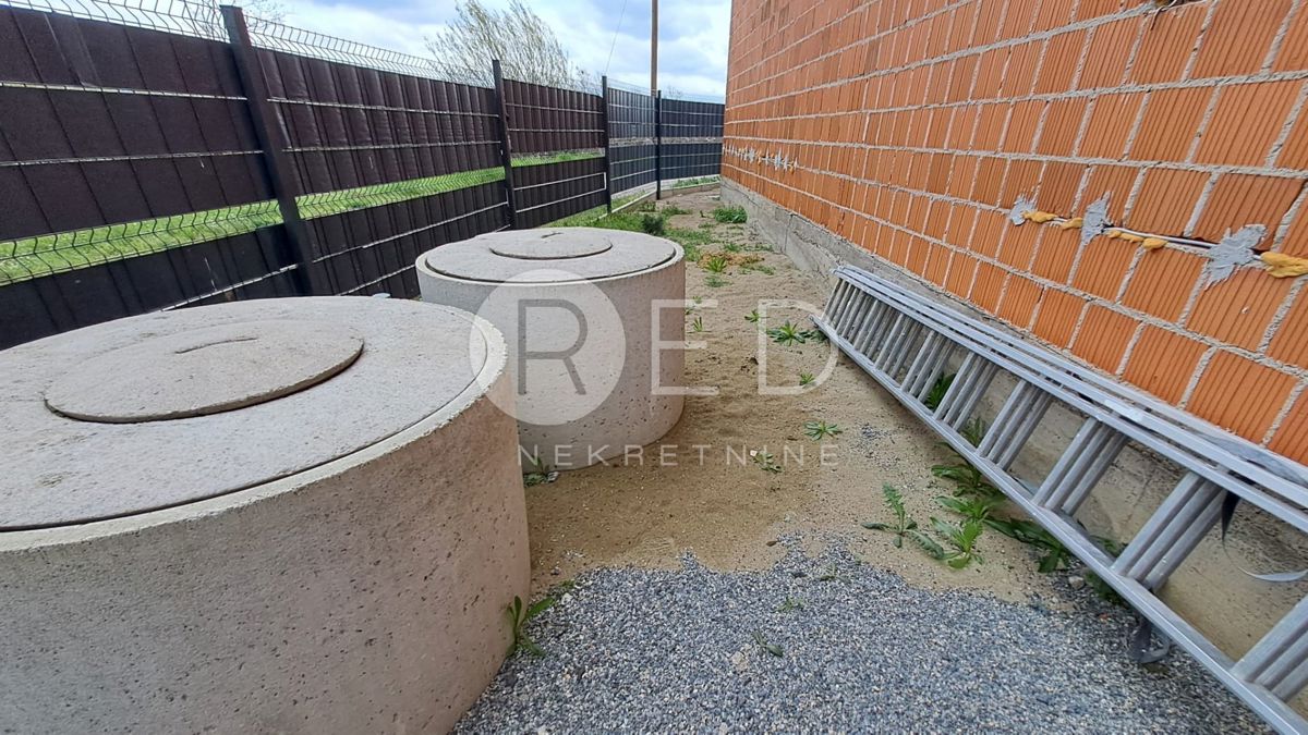 Casa Nova Gradiška, Poljane 36, 215m2