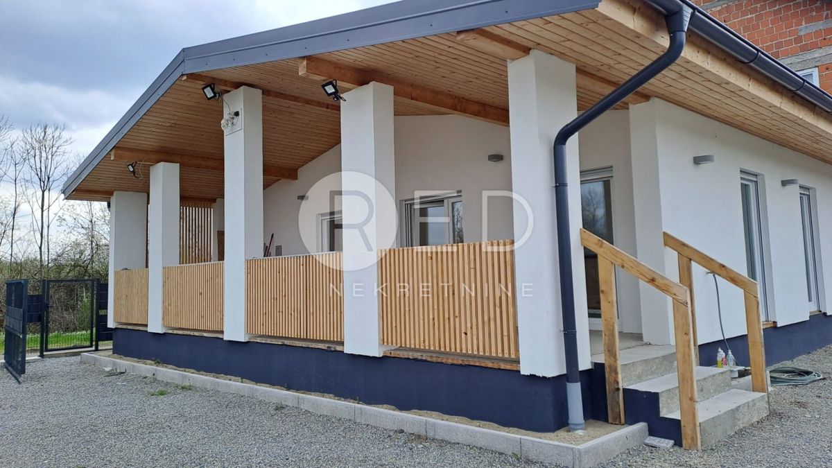 Casa Nova Gradiška, Poljane 36, 215m2