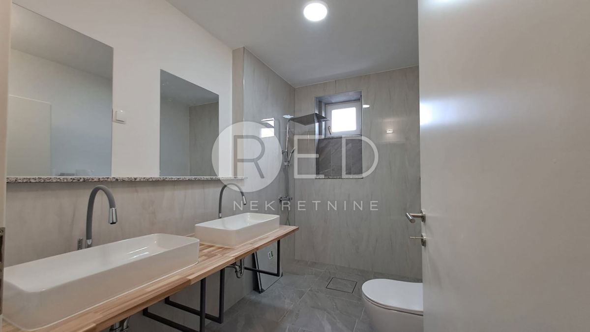 Casa Nova Gradiška, Poljane 36, 215m2