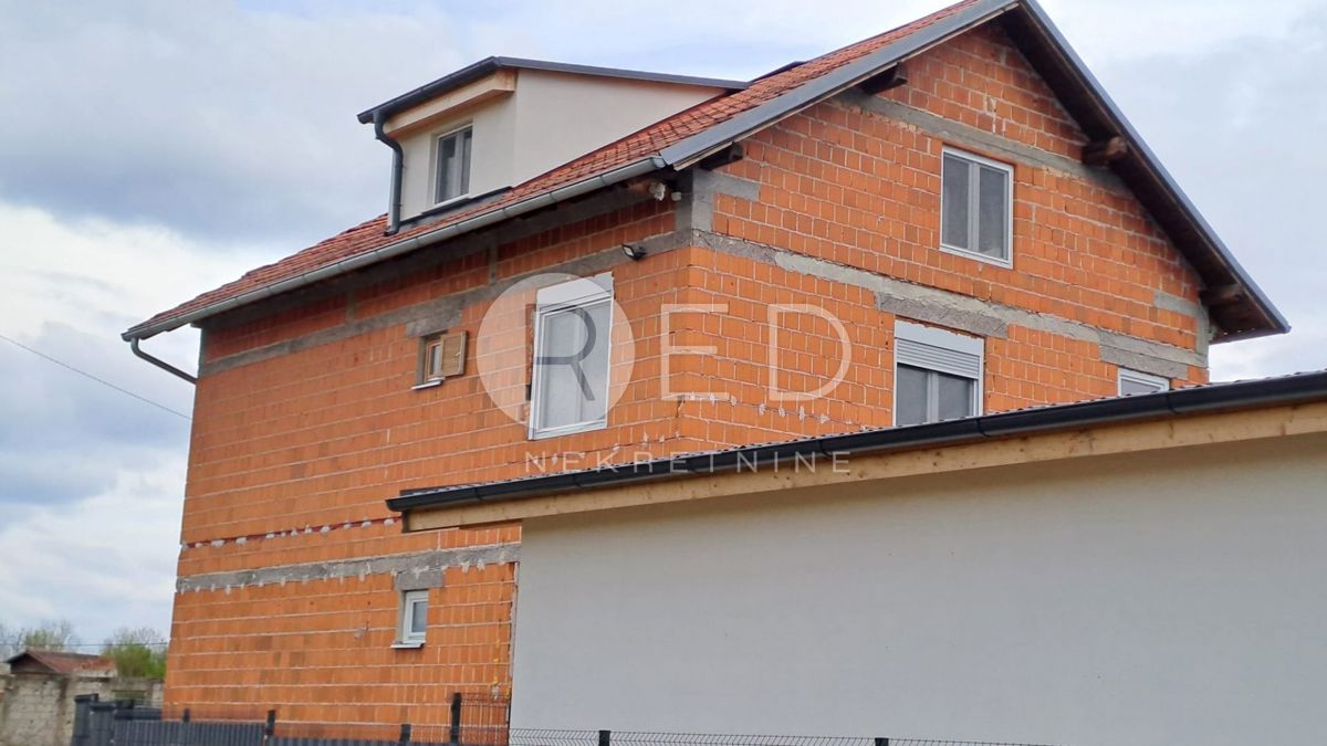 Casa Nova Gradiška, Poljane 36, 215m2