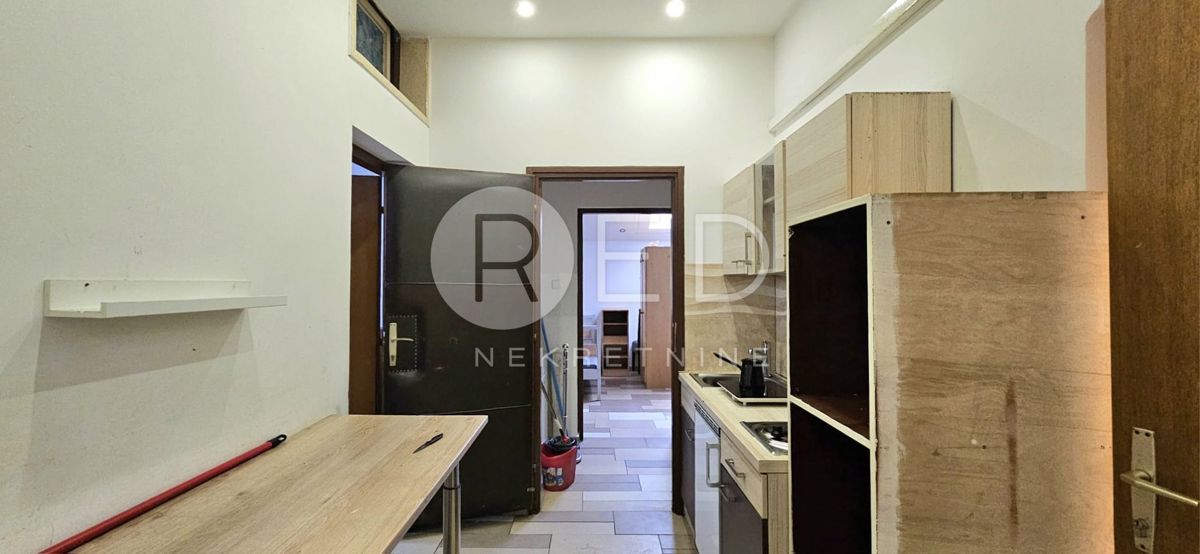 Commerciale Savica, Trnje, 92,94m2