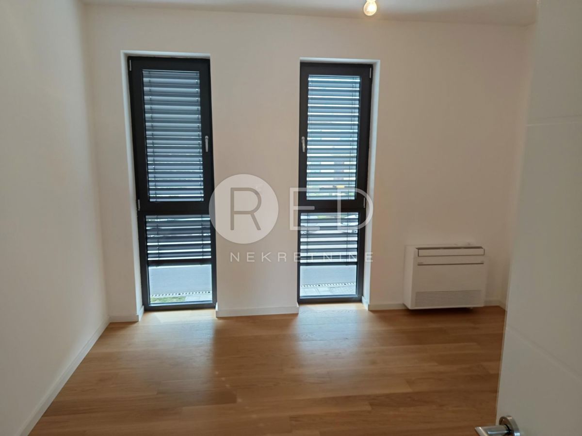 Appartamento Novi Grad, Osijek, NOVI GRAD, OSIJEK, VISOKO KVALITETAN STAN 140 M2, 140m2