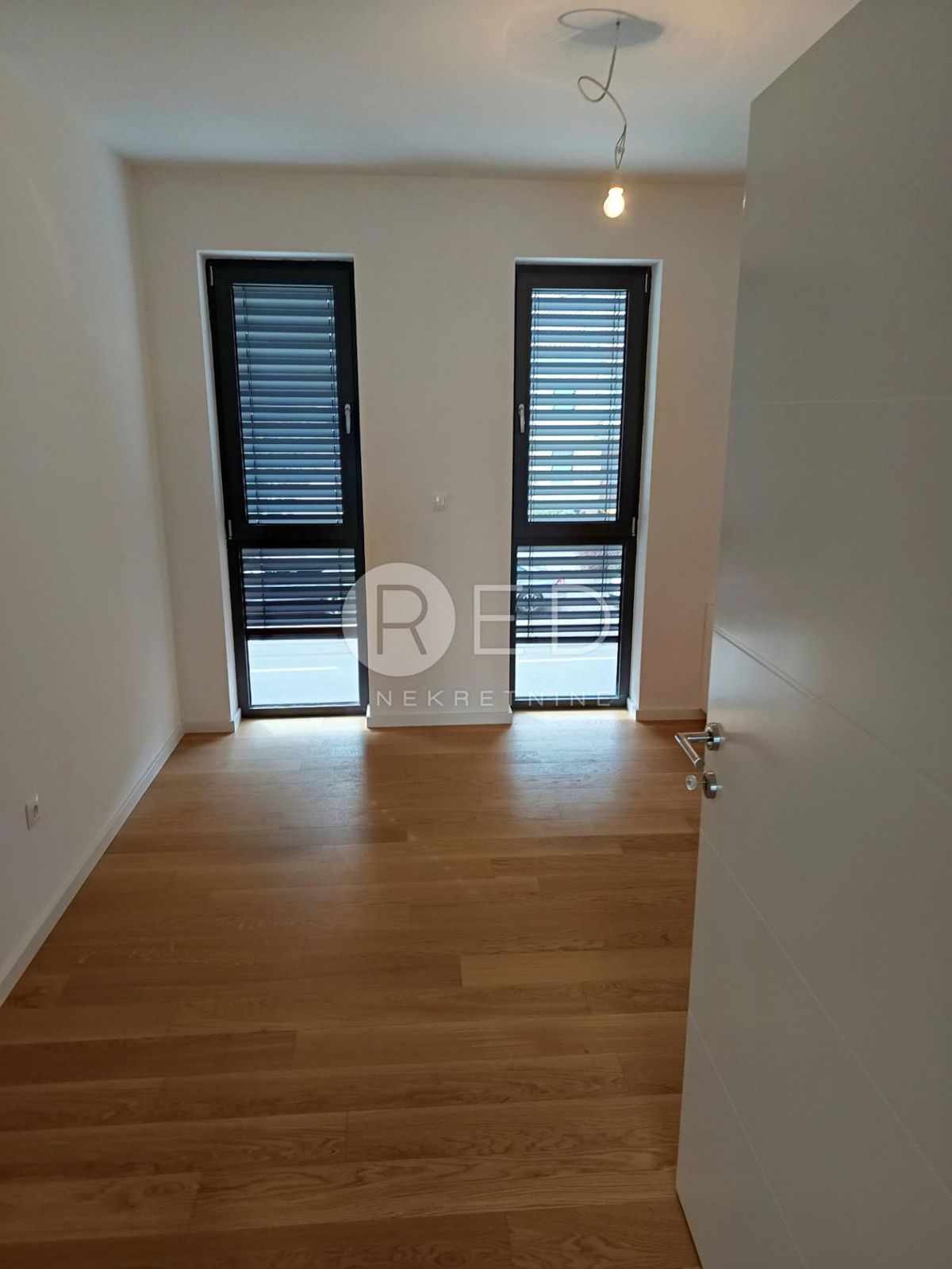 Appartamento Novi Grad, Osijek, NOVI GRAD, OSIJEK, VISOKO KVALITETAN STAN 140 M2, 140m2