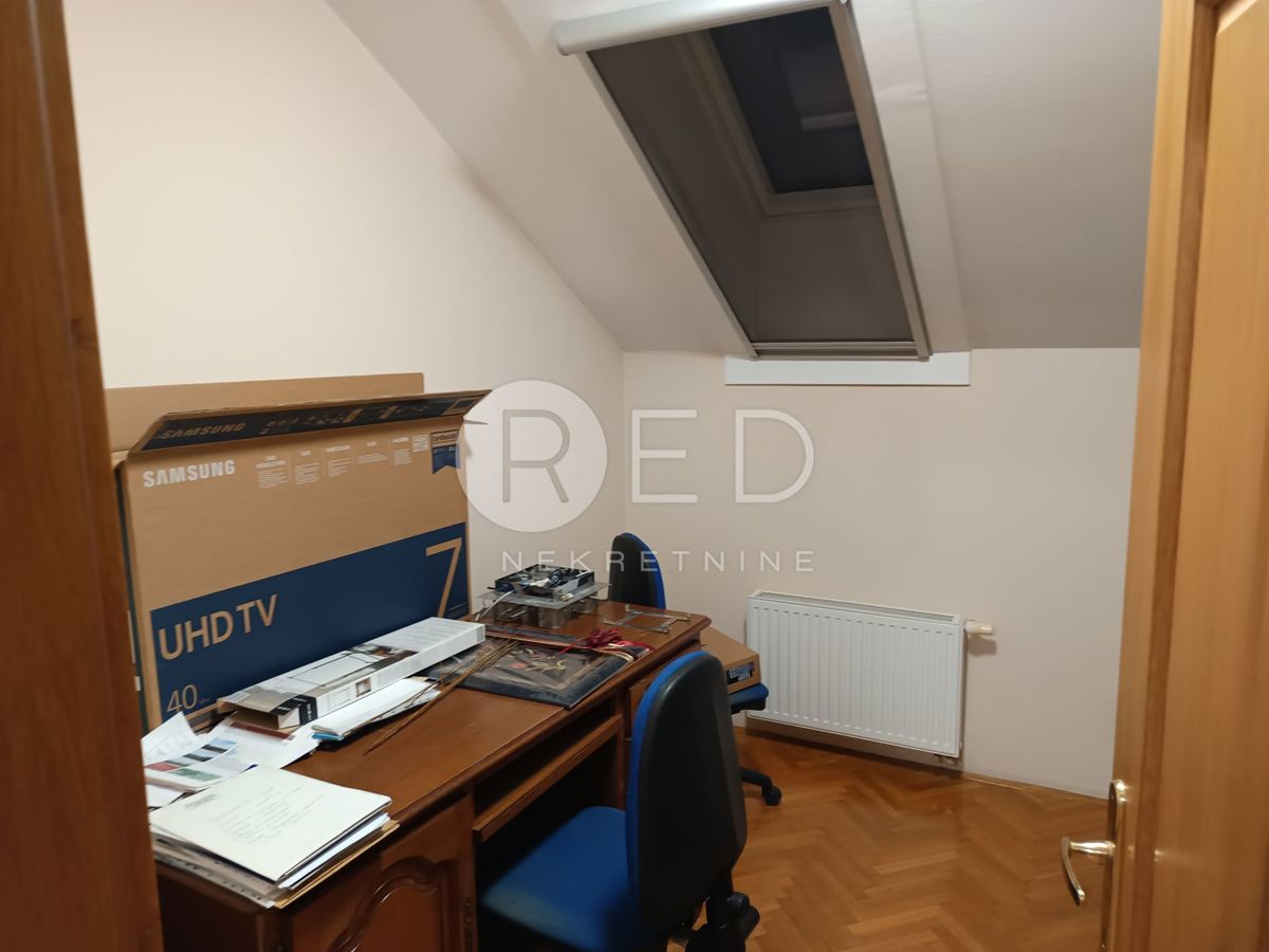 Casa Đakovo, Đakovo, neposredna blizina centra grada, 262m2