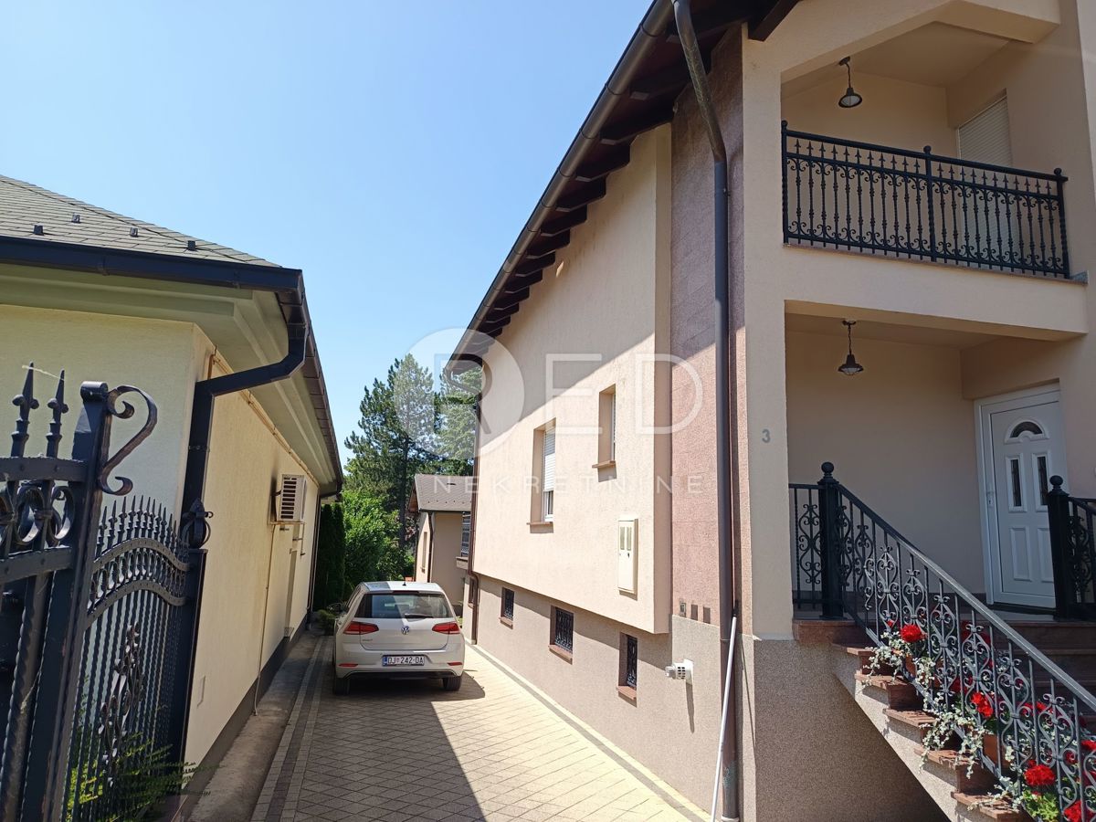Casa Đakovo, Đakovo, neposredna blizina centra grada, 262m2