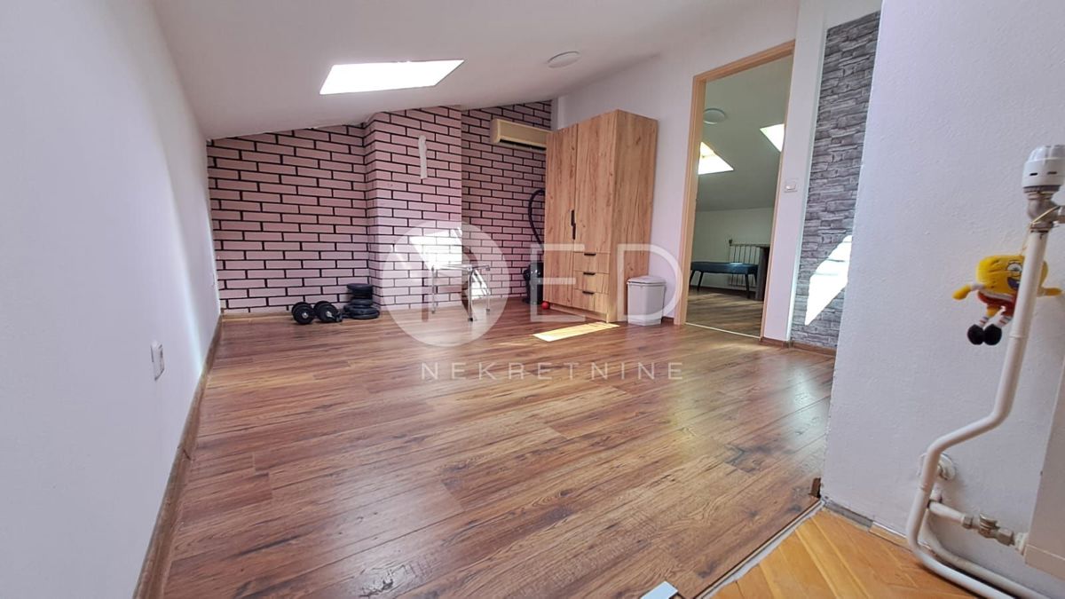 Appartamento Naselje Kralja Tomislava, Slavonski Brod, 96m2