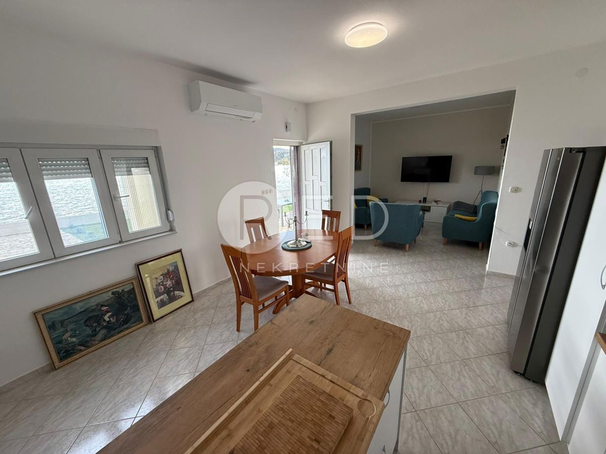 Casa Posedarje, 190m2