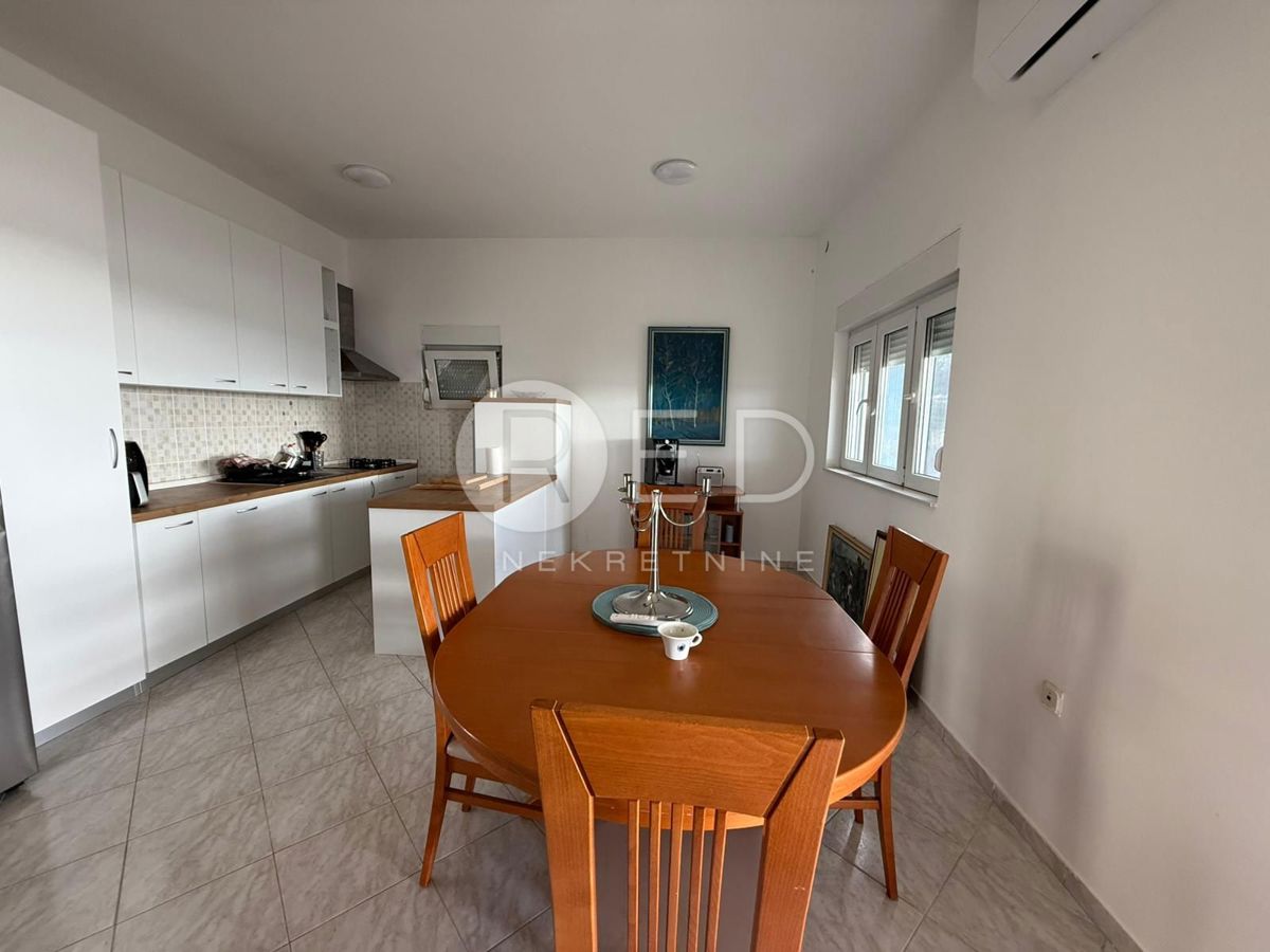 Casa Posedarje, 190m2