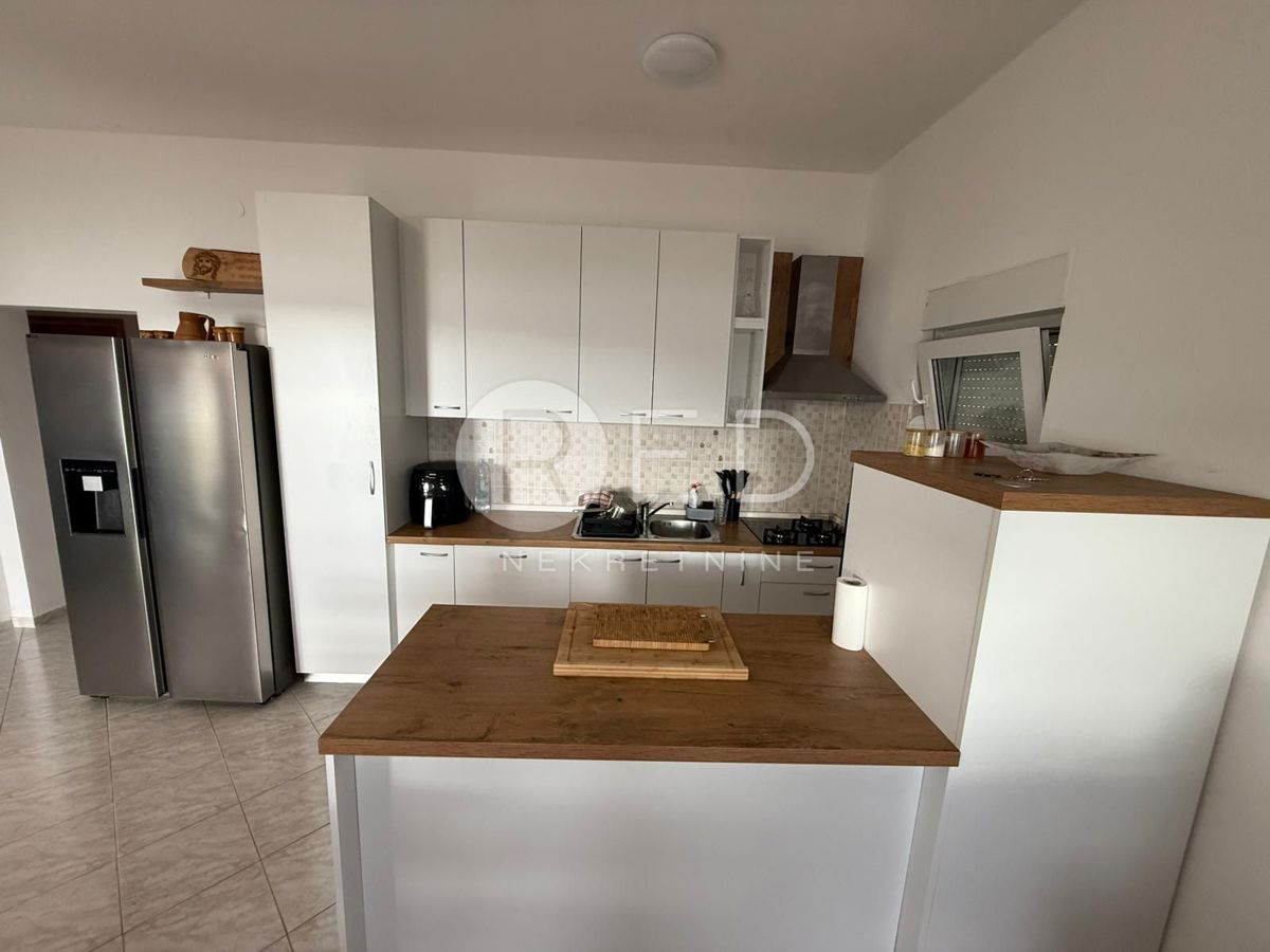 Casa Posedarje, 190m2