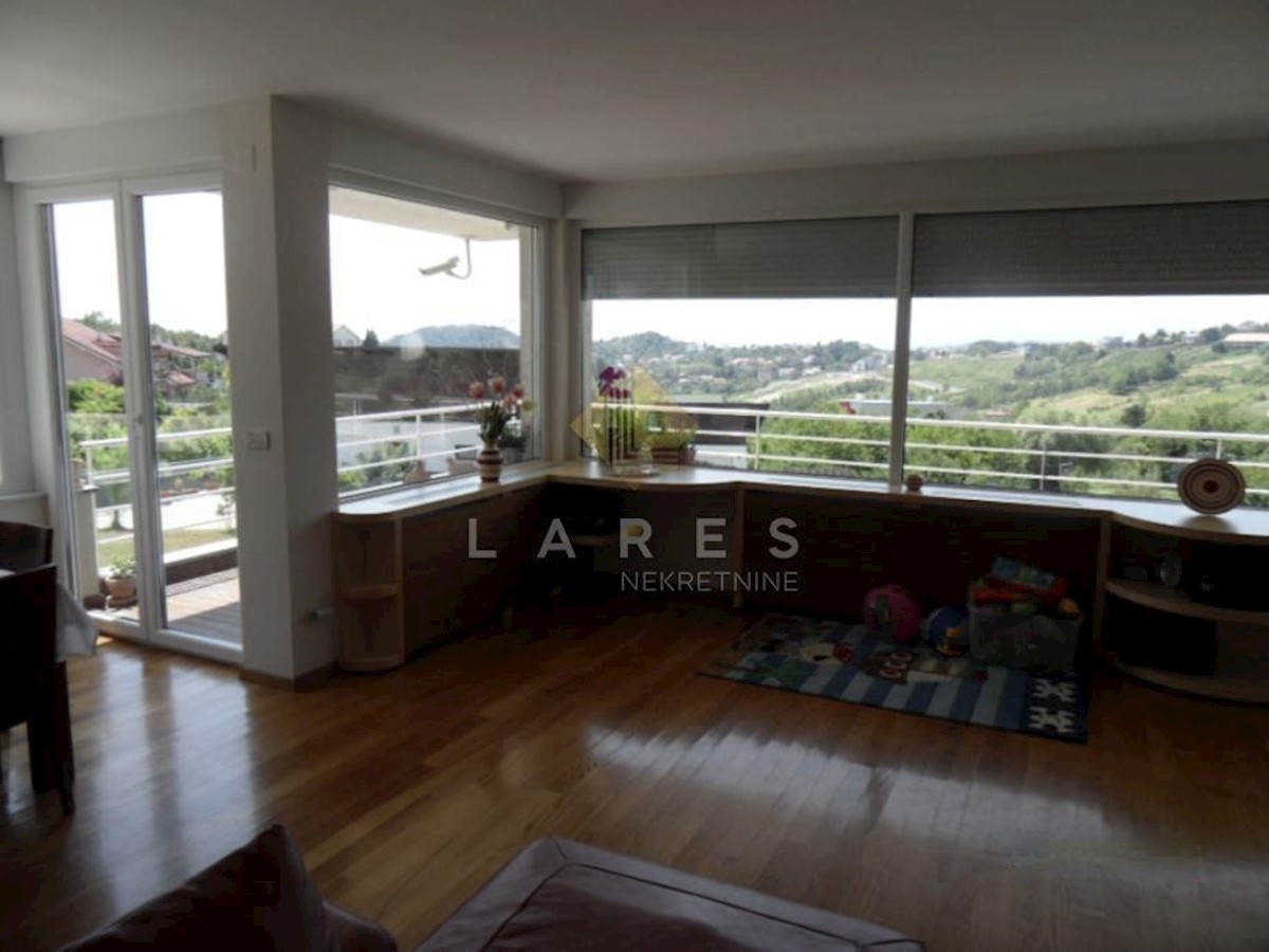 Appartamento Dedići, Podsljeme, DEDIĆI 8, 330m2