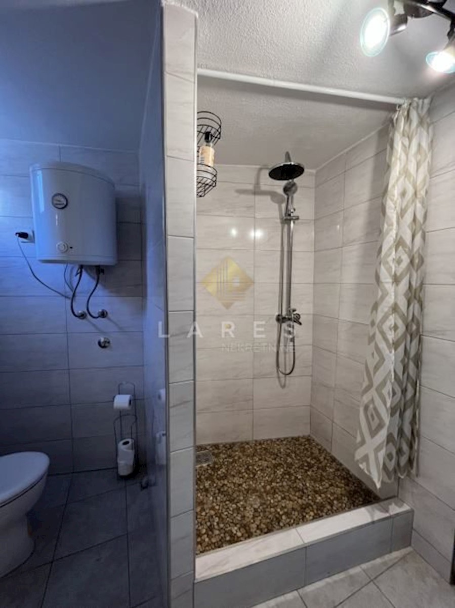 Casa Crnica, Šibenik, Drvarska ulica, 72m2