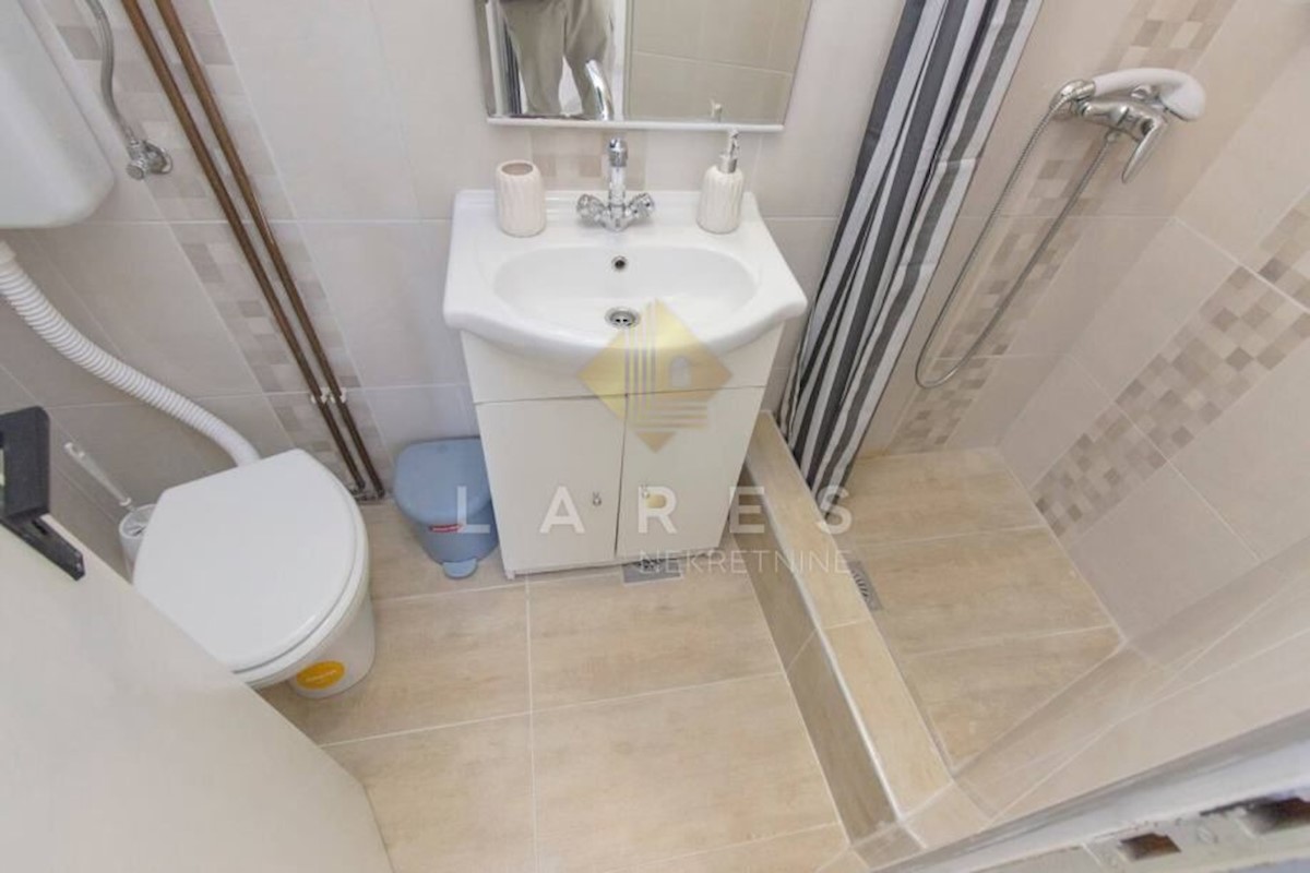 Casa Crnica, Šibenik, Drvarska ulica, 72m2